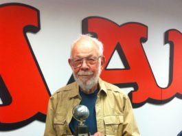 Al Jaffee mit dem Will Eisner Award