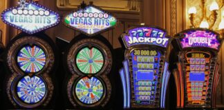 Spielautomaten in einem Casino