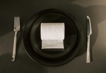 Alfreds Albtraum: Wenn die KI lacht – Satire in der Kulturrevolution