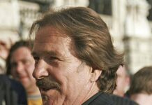 Porträt des Schauspielers Götz George, bekannt als Tatort-Kommissar Schimanski, bei einer Preisverleihung in Wien.