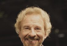 Porträt des deutschen Moderators Thomas Gottschalk, der mehrfach im MAD Magazin karikiert wurde.